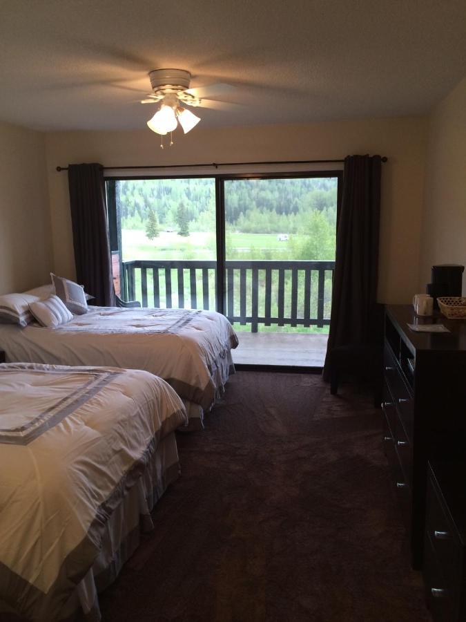 Helmcken Falls Lodge Cabin Rooms And Rv Park Клируотер Экстерьер фото
