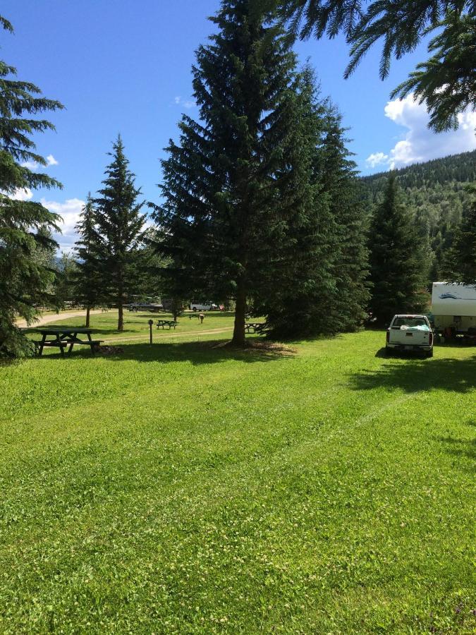 Helmcken Falls Lodge Cabin Rooms And Rv Park Клируотер Экстерьер фото