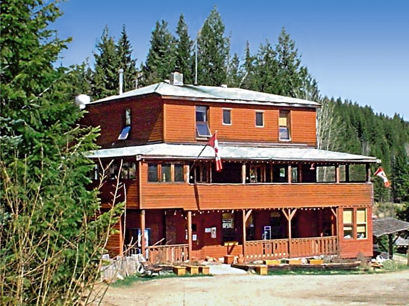 Helmcken Falls Lodge Cabin Rooms And Rv Park Клируотер Экстерьер фото